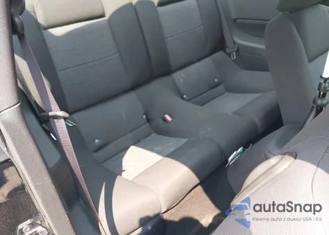 2005 Ford Mustang V6 Deluxe/V6 Premium z USA, uszkodzony, nr VIN 1ZVFT80N355240212